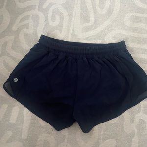 LULULEMON hotty hot shorts 2”